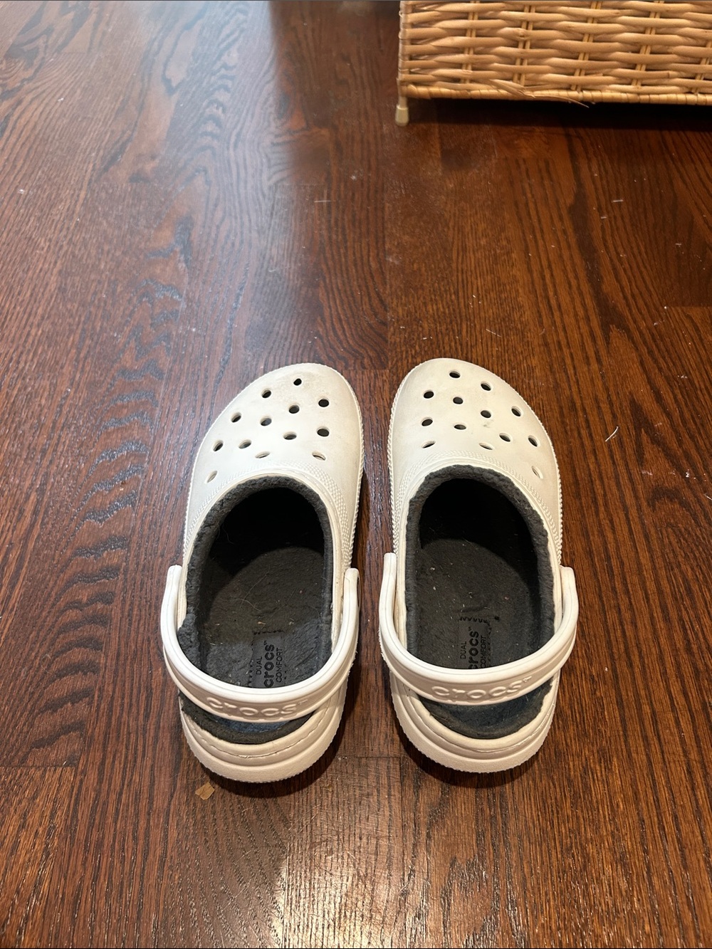 CROCS Classic Fuzzy Clog in White